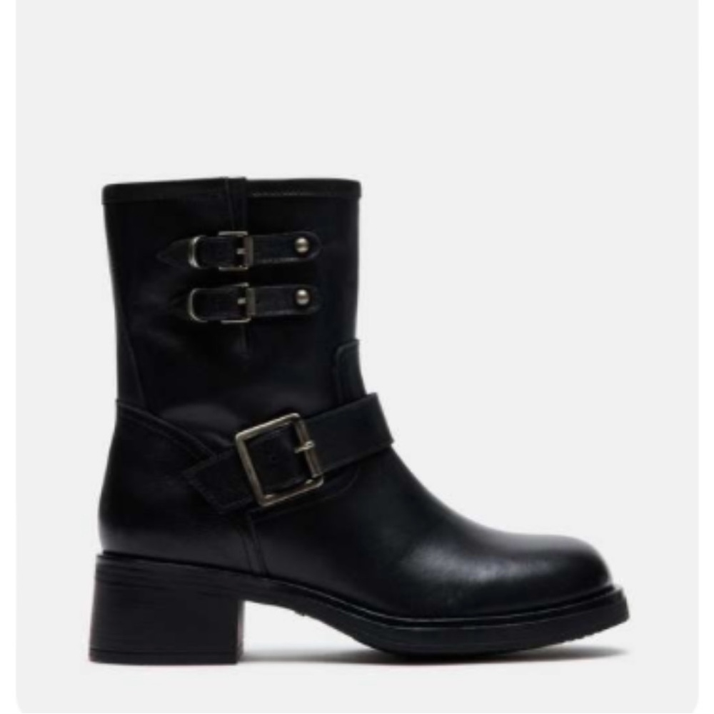 Steve Madden NWT Archie Black Leather Boots w Silver Buckle